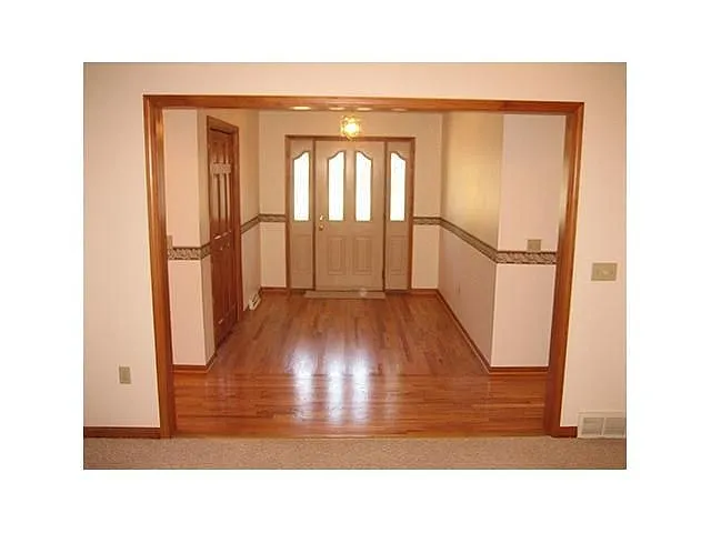 3922 Pickle Rd photo 1