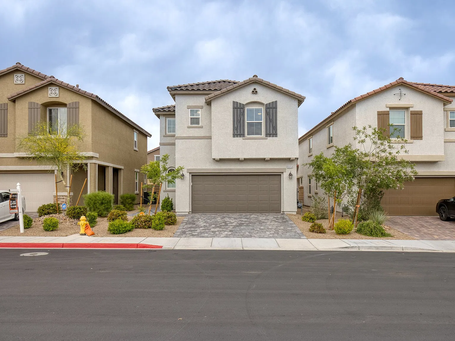 3 bed, 2.5 bath, 1900 sqft, $2,595 — Photo 3