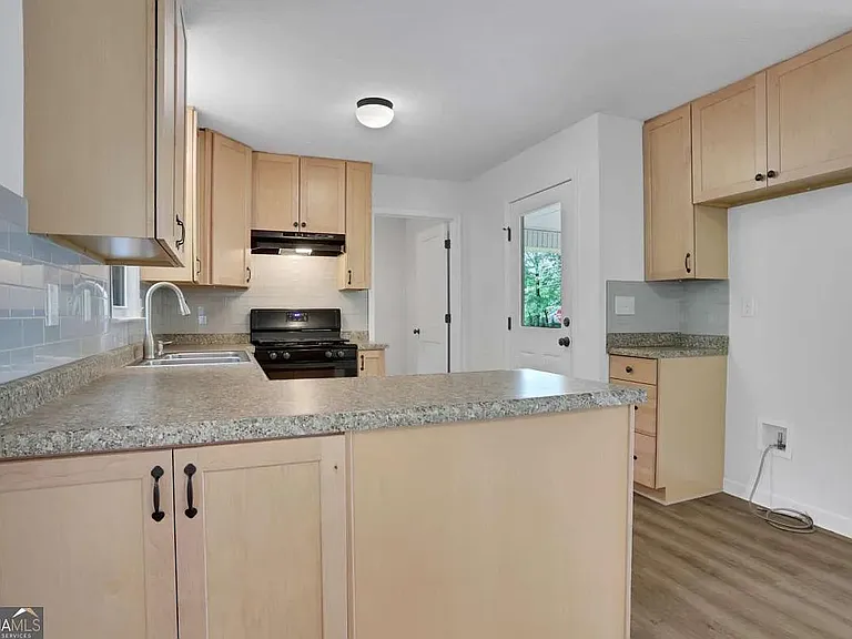 4845 Oak Grove Dr — Photo 11
