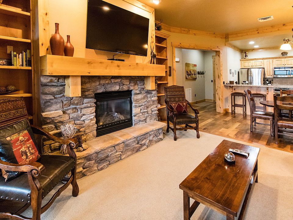 1st image of 122 Hastings Dr #303