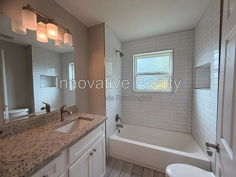 144 N Park Ave — Photo 18