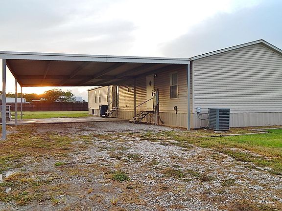 3rd image of 1077 Tornado Dr