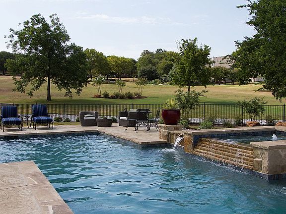 2nd image of 104 Country Vista Cir