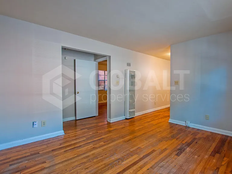 896 Greenwood Ave NE — Photo 10