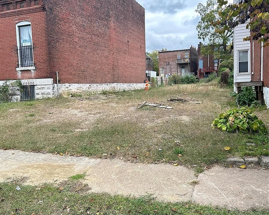 2nd image of 3131 Oregon Ave
