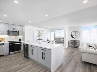 7 Jackes Ave #2204, Toronto, ON M4T1E3
