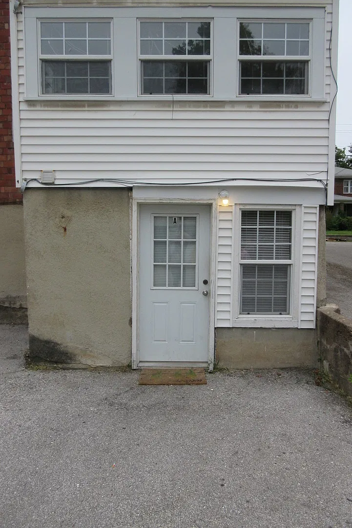 1504 Rosemary Ln. — Photo 3