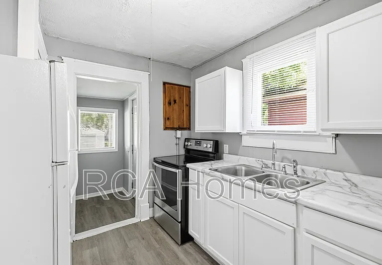 1358 N Gale St — Photo 5