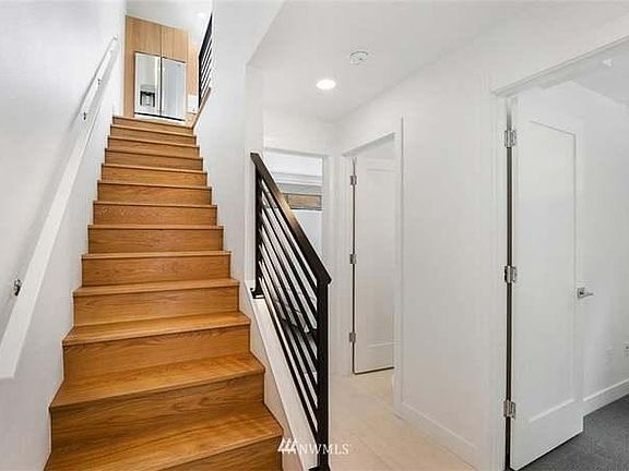 2nd image of 5814 Roosevelt Way NE #A