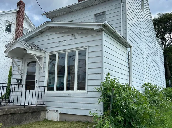 946 W Pine St, Coal Township, PA 17866