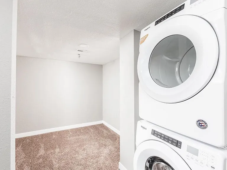 Anderson Tower Apartments — Photo 10