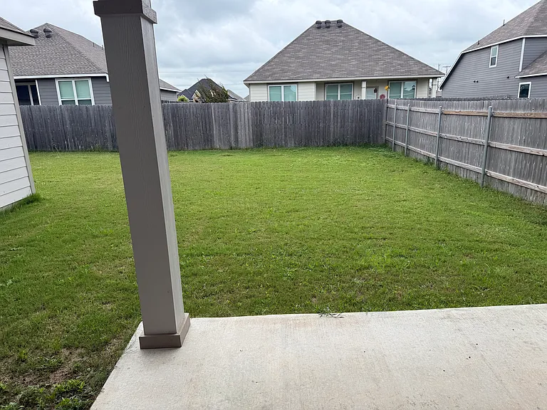 717 Hollyhock Dr — Photo 15