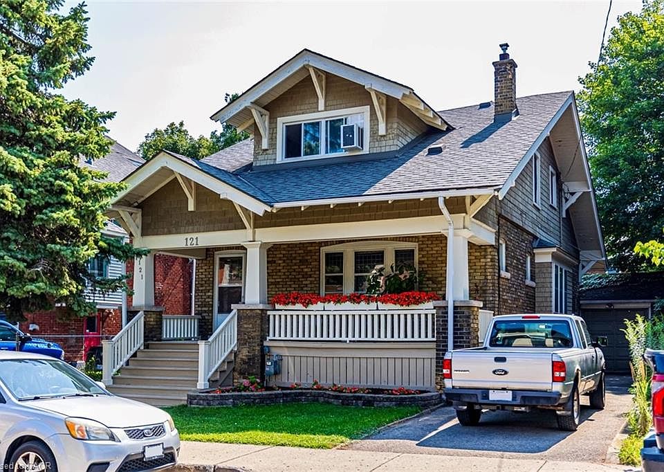 1st image of 121 Eastbourne Ave
