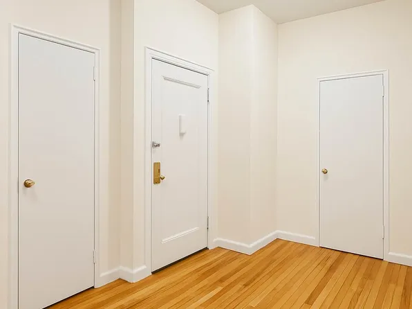 225 East 10th Street image 5 of 10