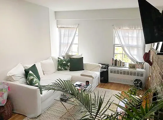 Rented by Buchbinder & Warren | media 8