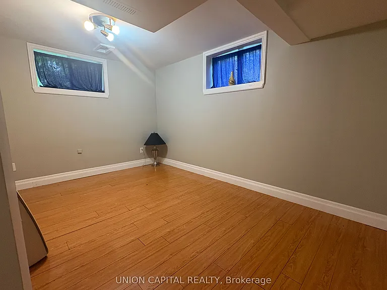248 James Ave #LOWER — Photo 11