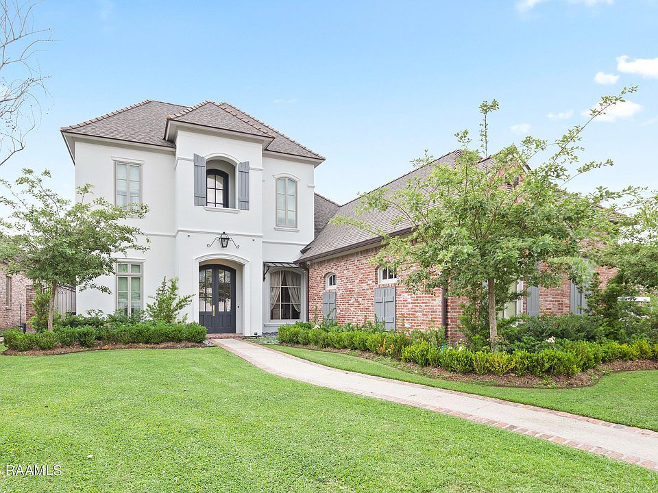 1st image of 114 English Gardens Pkwy