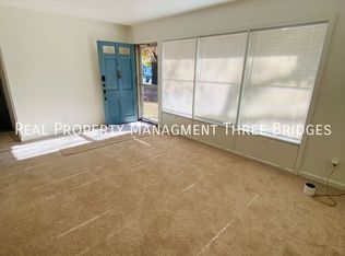 9 Regina Ct, Florissant, MO 63031