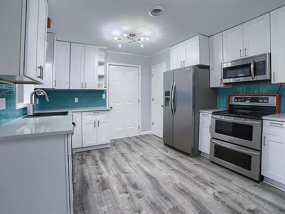 5th image of 2219 Drum Ave