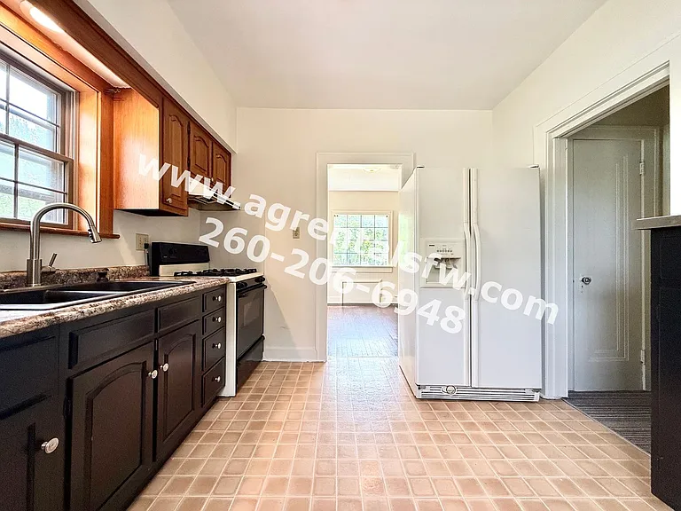 4708 Palatine Dr — Photo 6