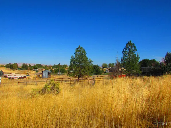 7810 Willow Creek Dr, Middleton, ID 83644