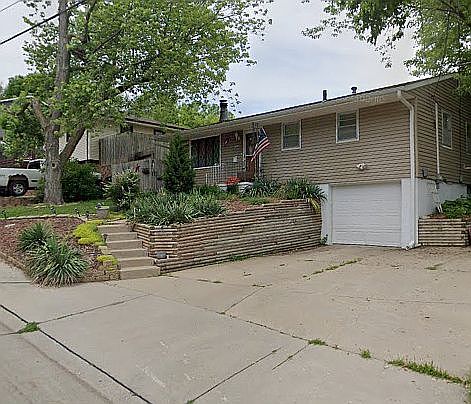 Extra wide driveway! 