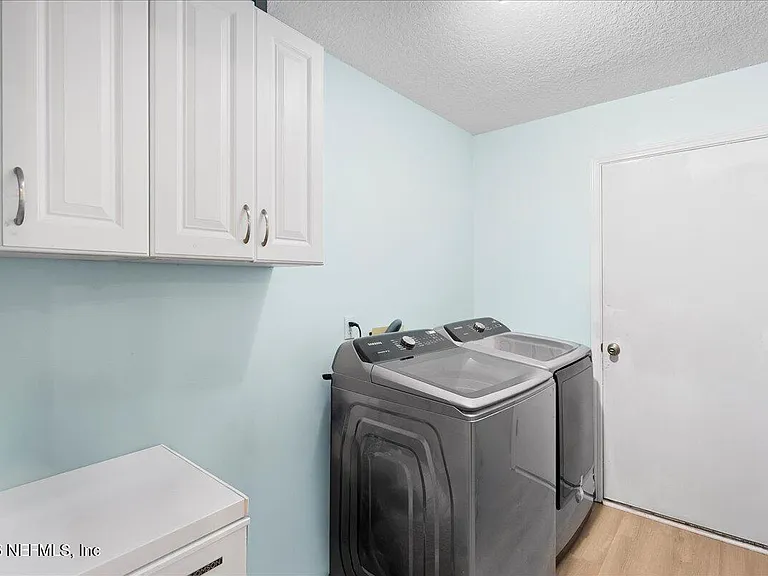 5281 Oxford Crest Dr — Photo 25