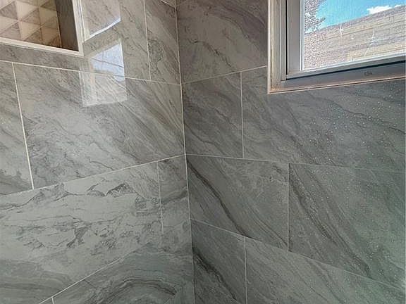 5th image of 207 Dongan Hills Ave Floor 1