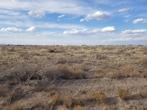 42 Viajero Ave, Moriarty, NM 87035