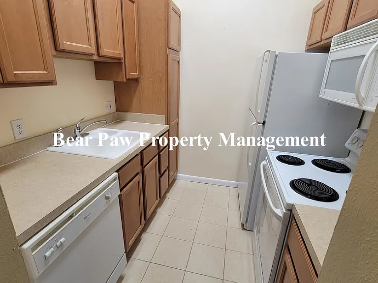 29656 Buffalo Park Rd #303 — Photo 4