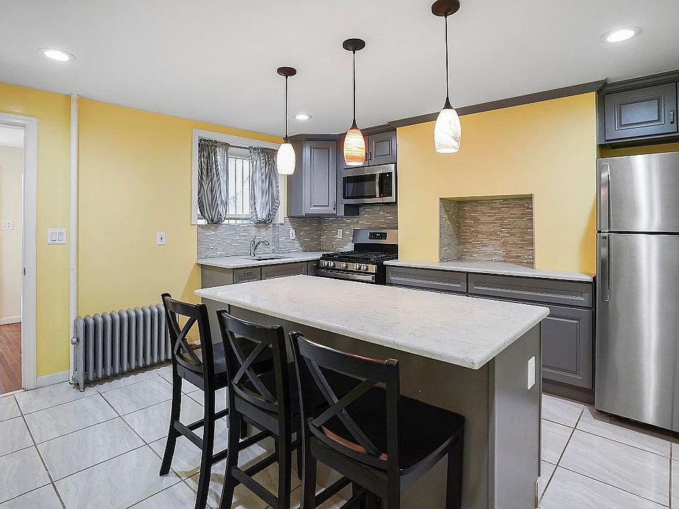 1st image of 323 Macon St #2