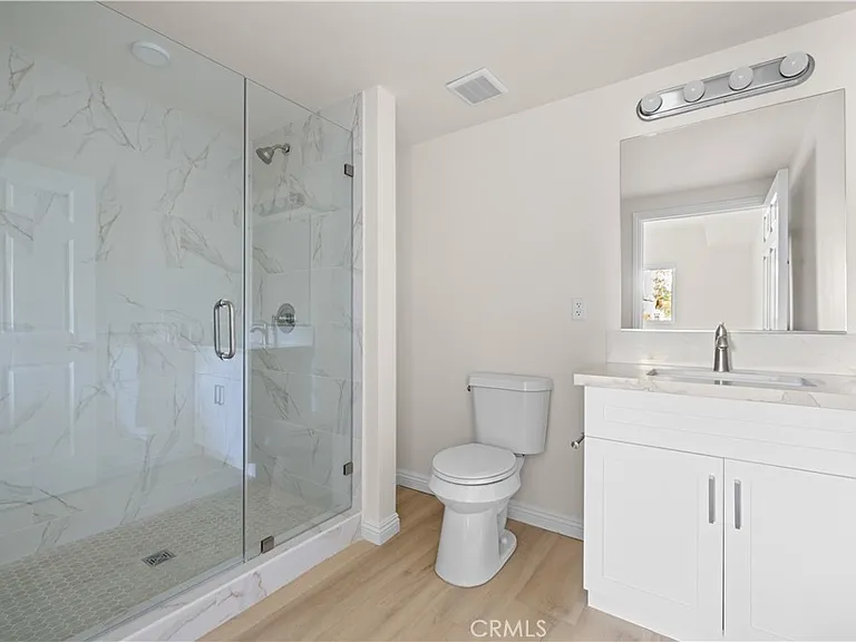 1818 S Norton Ave #201 — Photo 9