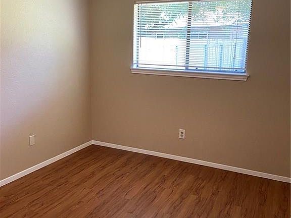 4th image of 601 Rollingway Dr APT A