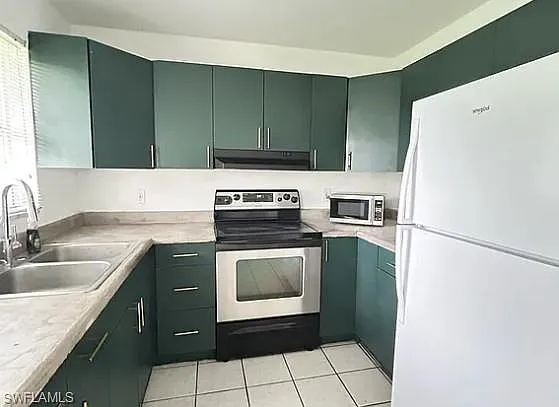 2 bed, 1.0 bath, 1000 sqft, $2,300 — Photo 2