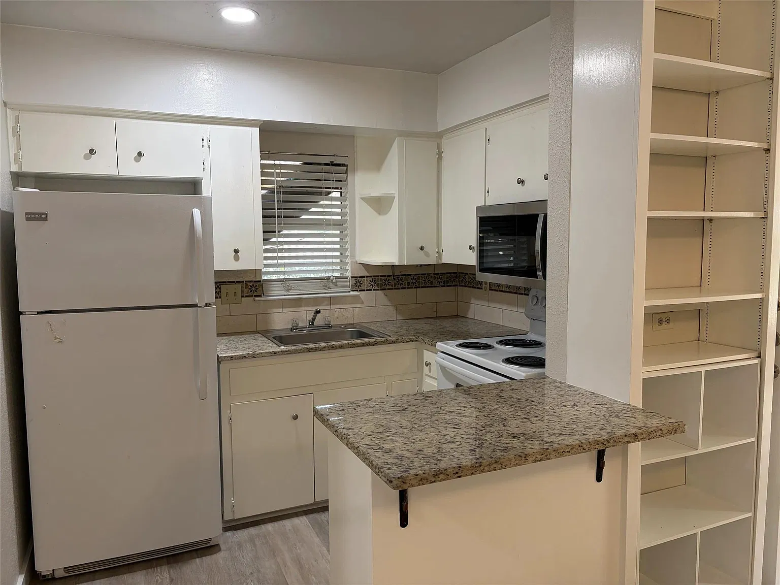 1 bed, 1.0 bath, 850 sqft, $850 — Photo 4