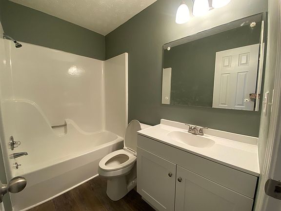 3rd image of 402 Mount Bethel Rd Unit 14