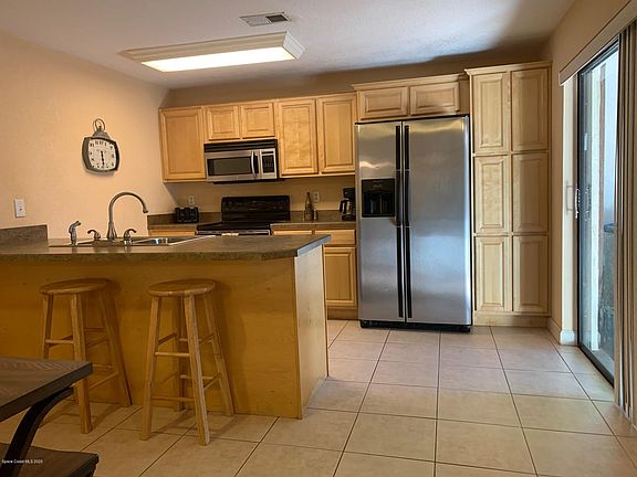 5th image of 8710 Hibiscus Ct #8710