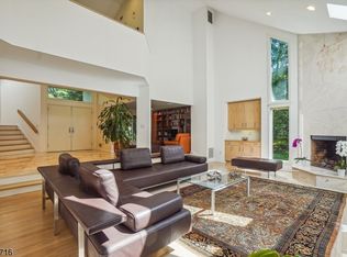 210 Hillside Ave, Cresskill, NJ 07626