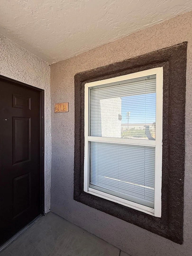 Two Bedroom Condo At Tuscano In The Southwest — Photo 3