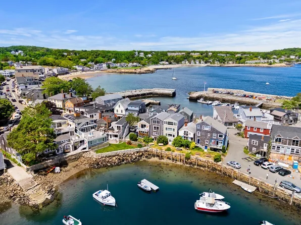15 High St #D, Rockport, MA 01966