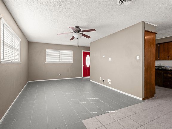 5th image of 327 Cherry St