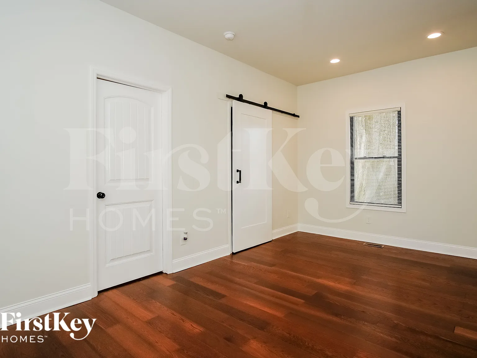 4 bed, 2.5 bath, 2135 sqft, $1,910 — Photo 4