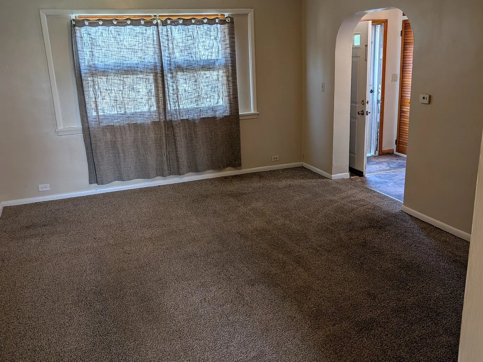3 bed, 1320 sqft, $1,400 — Photo 3
