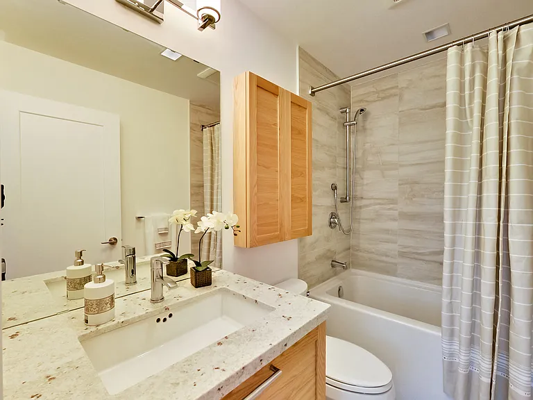 42 Glen Elm Ave #206 — Photo 100