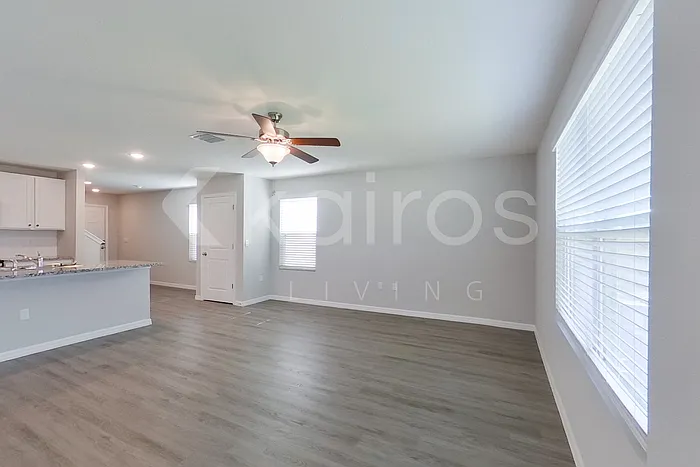 8602 SW 43rd Ter — Photo 5
