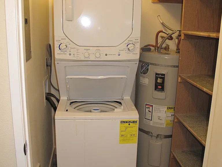 Daniels Apartments — Photo 13