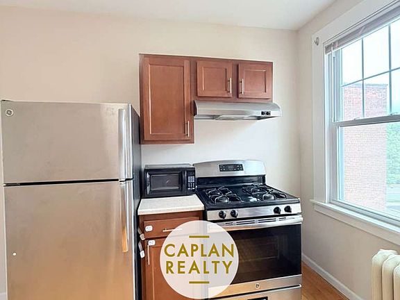 2nd image of 405 Main St #O6