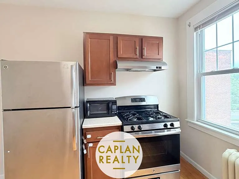 405 Main St #6 — Photo 2