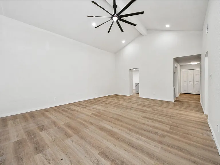 15719 Baytree Dr — Photo 21