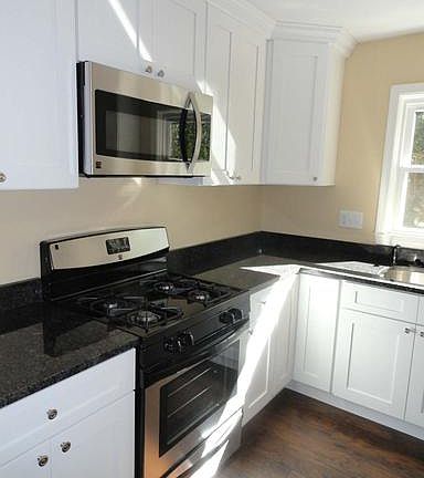 5th image of 14835 Leicester Ct